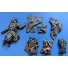 1/35 The Derelict of the War (figure and accessories)