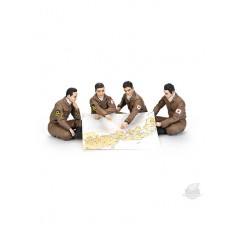 1/32 Mitsubishi J2M3 Raiden Briefing Set (4 Pilots)