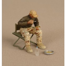 1/35 Soldier of The Bundeswehr in Camp Part.2 (figure + accessories) 1/35 Soldier of The Bundeswehr in Camp Part.2 (figure + accessories)