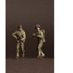 1/35 US Infantry Sniper and Infantryman (2 figures) 1/35 US Infantry Sniper and Infantryman (2 figures)