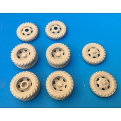 1/35 GMC Early Pattern Tyres and Wheels Set 1/35 GMC Early Pattern Tyres and Wheels Set