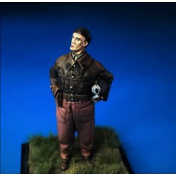 1/35 WWII French Tanker (at rest) 1/35 WWII French Tanker (at rest)