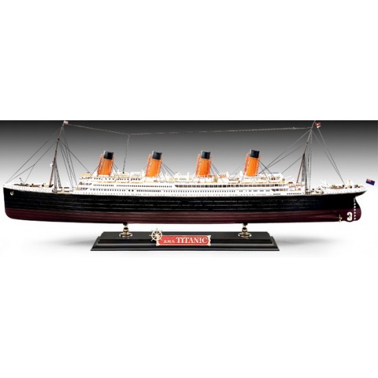 1/400 RMS Titanic (Multi Coloured Parts Version) 1/400 RMS Titanic (Multi Coloured Parts Version)