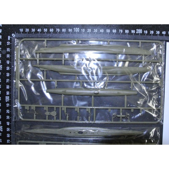 1/350 German U-Boat Type VII B Submarine 1/350 German U-Boat Type VII B Submarine