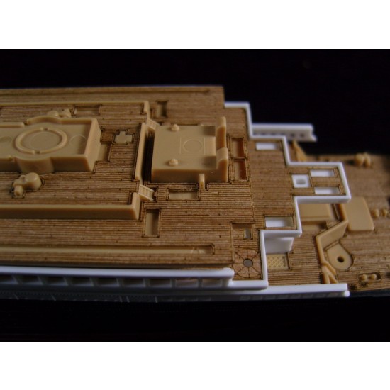 1/700 RMS Titanic Wooden Deck for Academy kit #14214 1/700 RMS Titanic Wooden Deck for Academy kit #14214