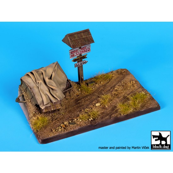 1/35 Road Section with Trailer Base (145mm x 90mm)
