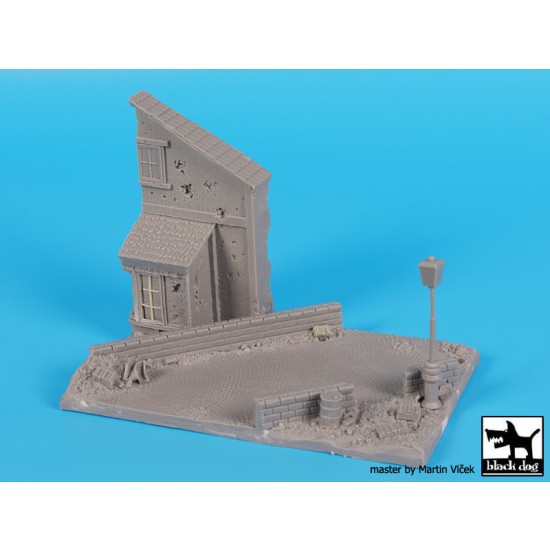 1/72 Street with House and Lamp Diorama Base (Base Size: 150mm x 90mm)