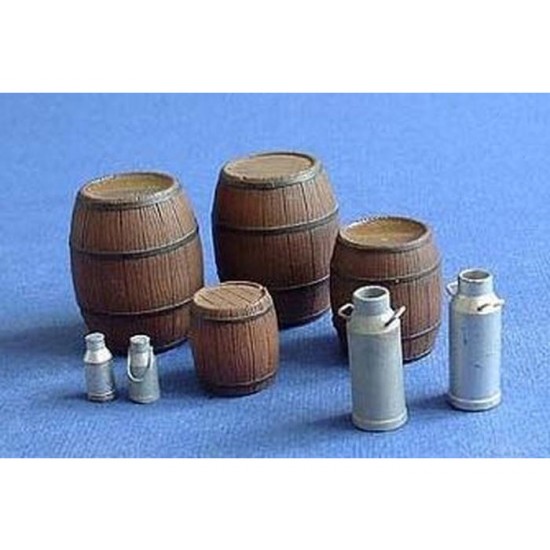 1/35 Wooden Barrels and Milk Cans 1/35 Wooden Barrels and Milk Cans