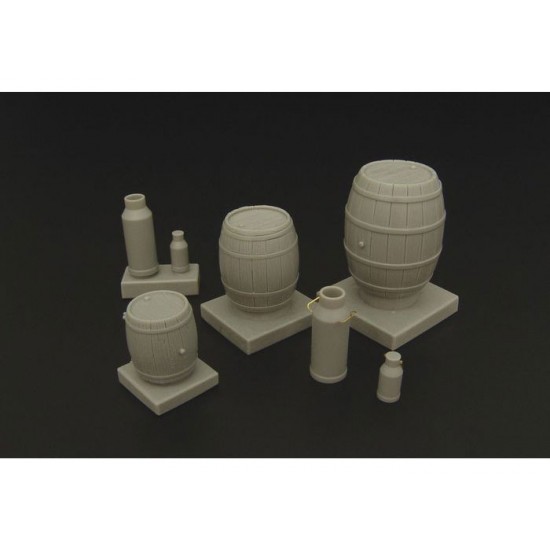 1/35 Wooden Barrels and Milk Cans 1/35 Wooden Barrels and Milk Cans