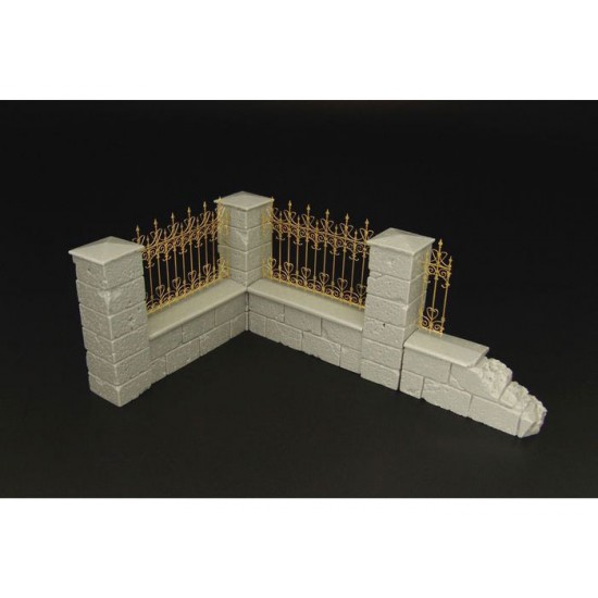 1/35 Old Fasion Castle Fence