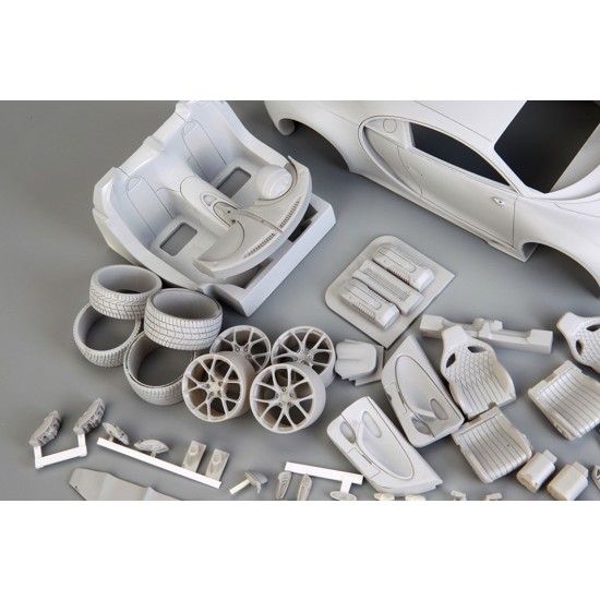 1/24 Bugatti Chiron (resin kit) 1/24 Bugatti Chiron (resin kit)