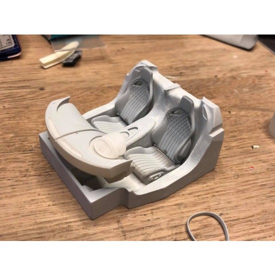1/24 Bugatti Chiron (resin kit) 1/24 Bugatti Chiron (resin kit)