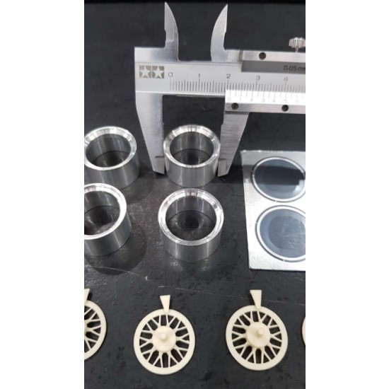 1/24 18 RB Custom Wheels for Jdm Series (Resin + Metal + PE) 1/24 18 RB Custom Wheels for Jdm Series (Resin + Metal + PE)