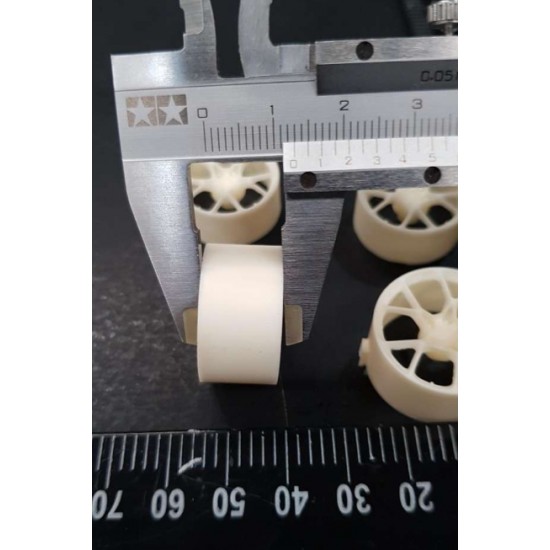 1/24 Bugatti Chiron Wheels for Zero-400-Zero (Decal & Resin Wheels) 1/24 Bugatti Chiron Wheels for Zero-400-Zero (Decal & Resin Wheels)