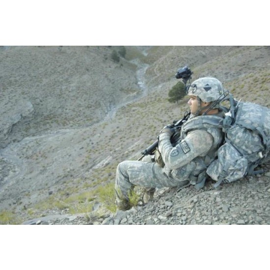 1/35 US Army NVG PVS 14 Monocular with Mounts 1/35 US Army NVG PVS 14 Monocular with Mounts