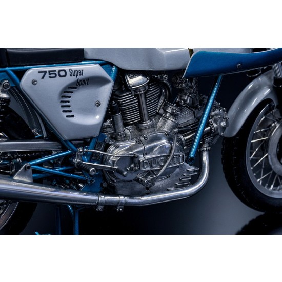 1/9 Fulldetail Kit: Ducati 750 Super Sport 1974 1/9 Fulldetail Kit: Ducati 750 Super Sport 1974