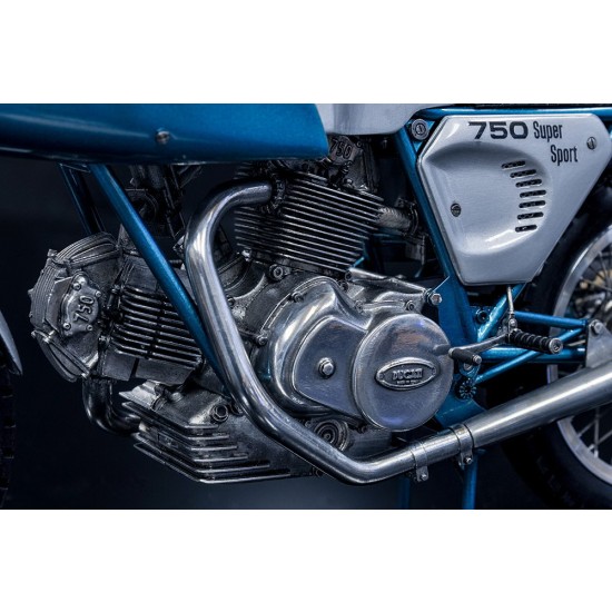 1/9 Fulldetail Kit: Ducati 750 Super Sport 1974 1/9 Fulldetail Kit: Ducati 750 Super Sport 1974
