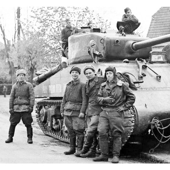 1/35 Soviet Tank Crew (4 figures) for Flame Tanks & Heavy Tanks of Breakthrough