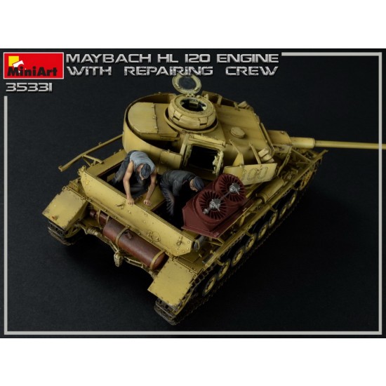 1/35 Maybach HL 120 Engine for Panzer III/IV Family w/Repair Crew