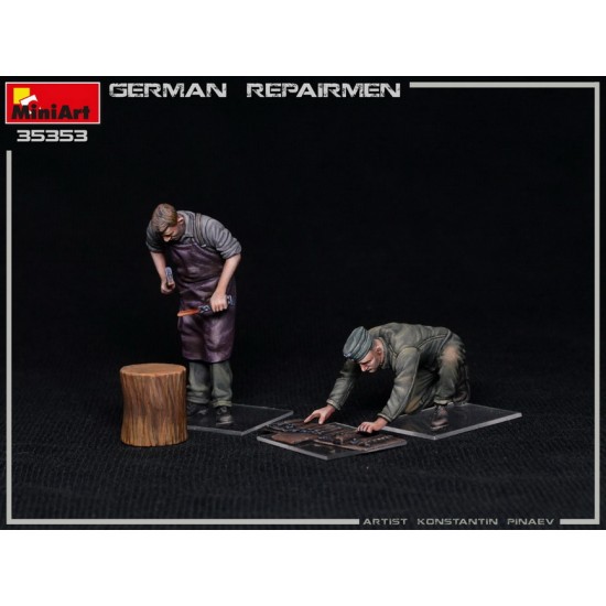 1/35 German Repairmen (2 figures w/tools)
