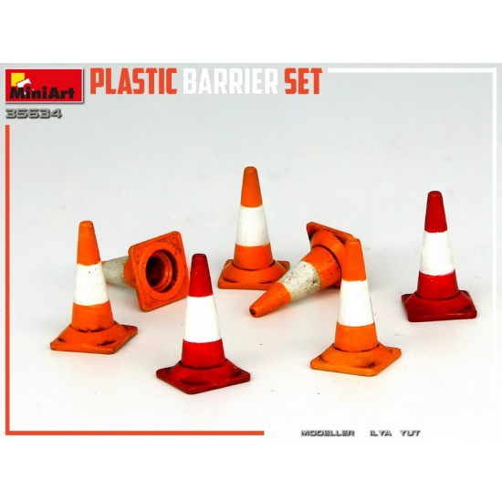 1/35 Plastic Barrier Set: Barriers (12pcs), Traffic Cones (12pcs), Traffic Bollards (12pcs)