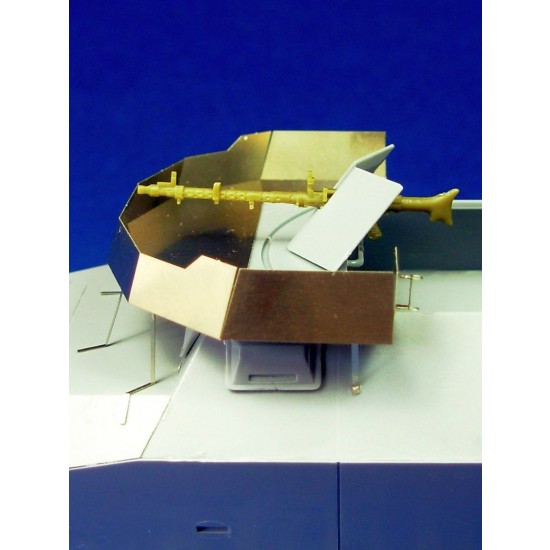 1/35 SdKfz.251/18 Map Desk set Type 1 (incl. Map Case) 1/35 SdKfz.251/18 Map Desk set Type 1 (incl. Map Case)