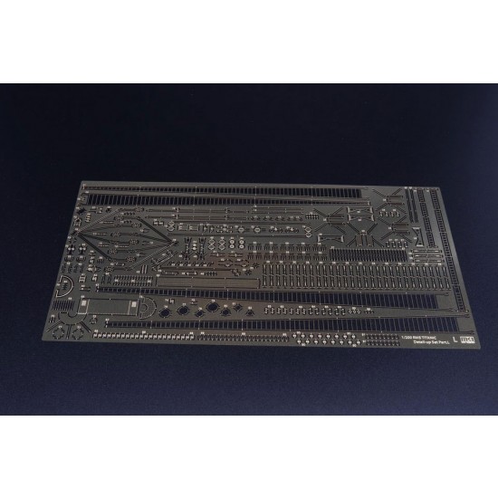 1/200 RMS Titanic Detail-up Deluxe Pack for Trumpeter kits 1/200 RMS Titanic Detail-up Deluxe Pack for Trumpeter kits