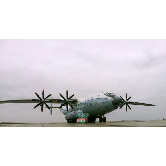 1/144 Antonov An-22 Heavy Turboprop Transport Airliner
