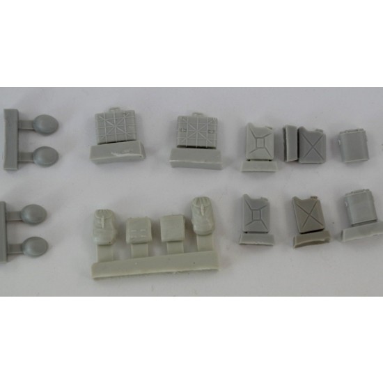 1/35 German SdKfz 250 Alt Stowage Set