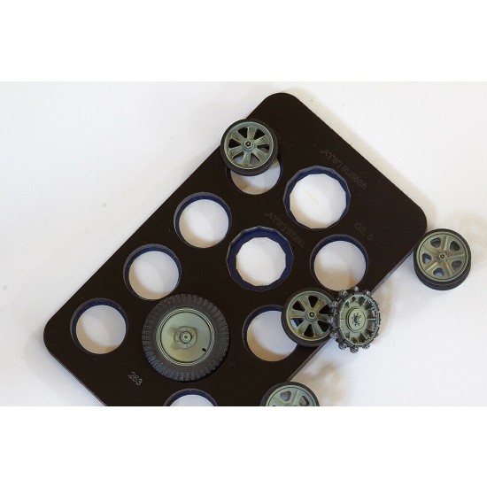 1/35 SdKfz.10/250 Wheel Masking for Dragon kits 1/35 SdKfz.10/250 Wheel Masking for Dragon kits