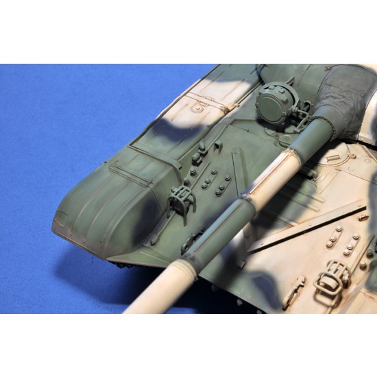1/16 Russian T-72B MBT 1/16 Russian T-72B MBT