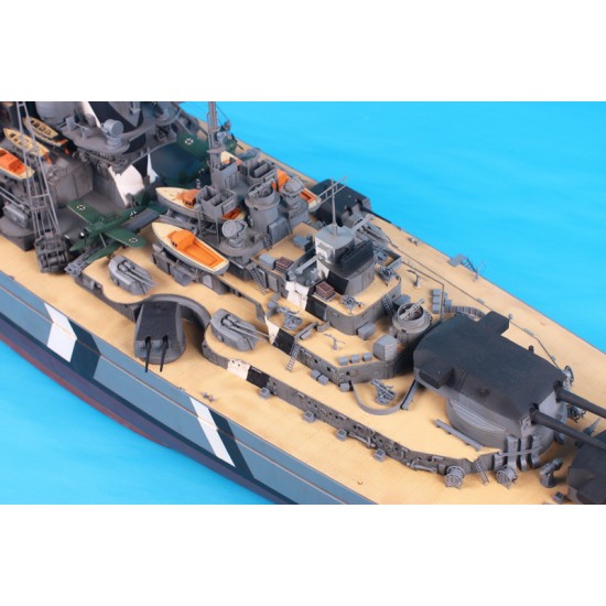 1/200 WWII German Battleship Bismarck 1/200 WWII German Battleship Bismarck