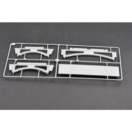1/200 WWII German Battleship Bismarck 1/200 WWII German Battleship Bismarck