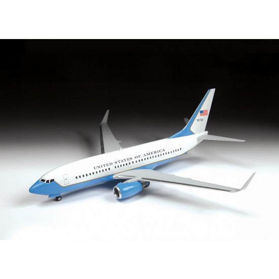 1/144 Boeing 737-700 / C-40 Airliner 1/144 Boeing 737-700 / C-40 Airliner