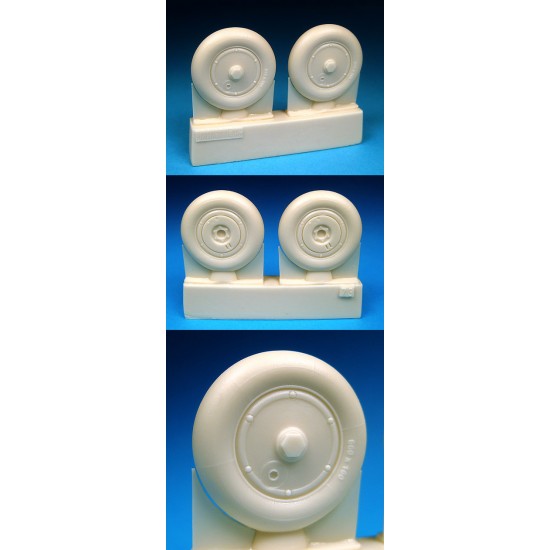 1/32 Messerschmitt Bf 109G Wheels - Plain Hub, Smooth Tyre for Hasegawa/Trumpeter/Revell