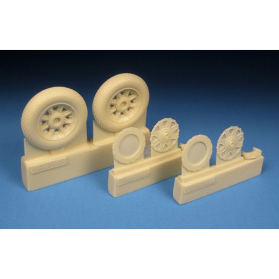 1/32 Grumman F8F-1 Bearcat Early Main Wheels for Trumpeter kit (2 wheels)