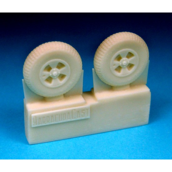 1/72 British 4-Slot 32inch Main Wheels - Block Tread (2 Wheels)