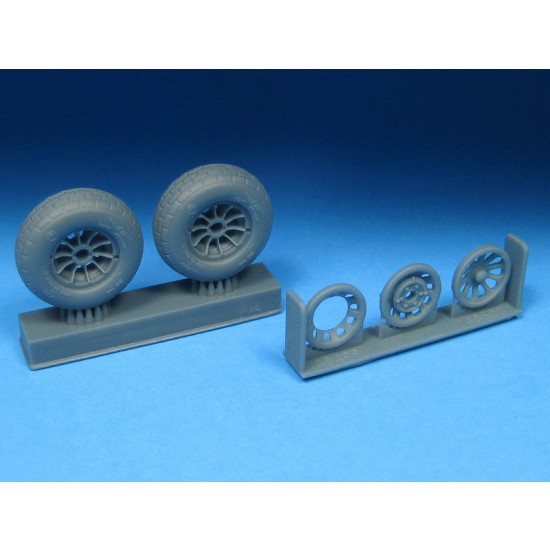 1/48 P-51 Mustang Block Tread Mainwheels