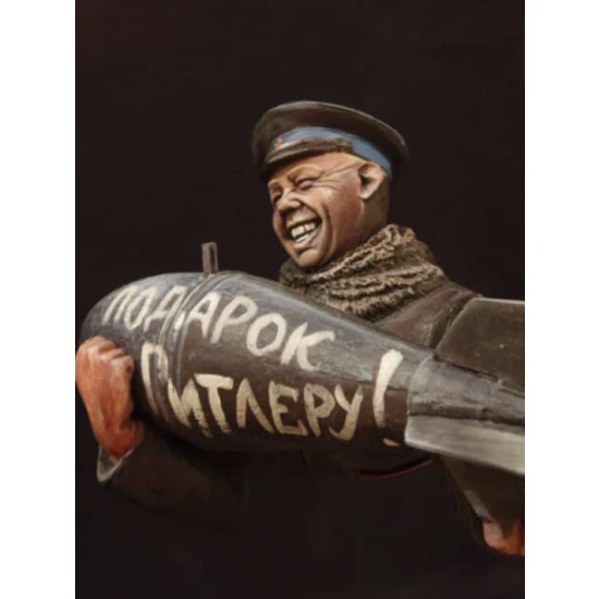 1/10 WWII Soviet Bomber Pilot "The Message" (1 Resin Bust)