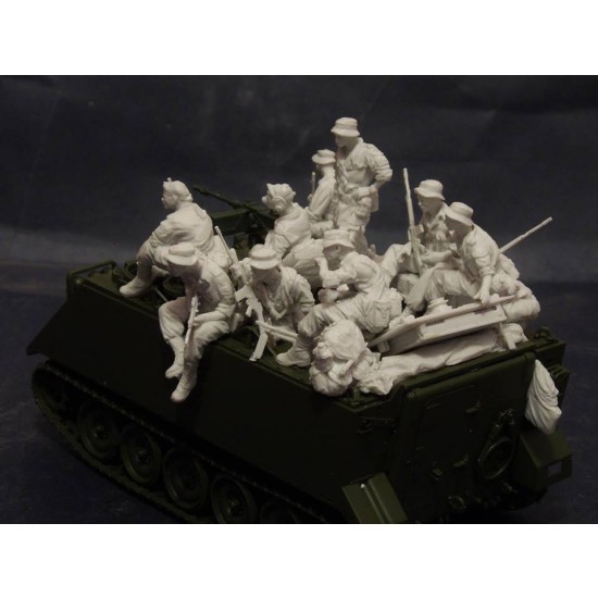 1/35 Anzac Squad & M113 Stowage Set in Vietnam (11 figures & stowage)