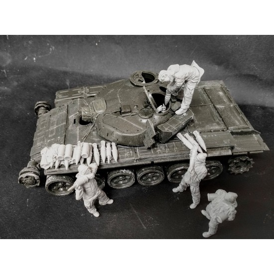 1/35 Ukrainian T72 Tank Loaders