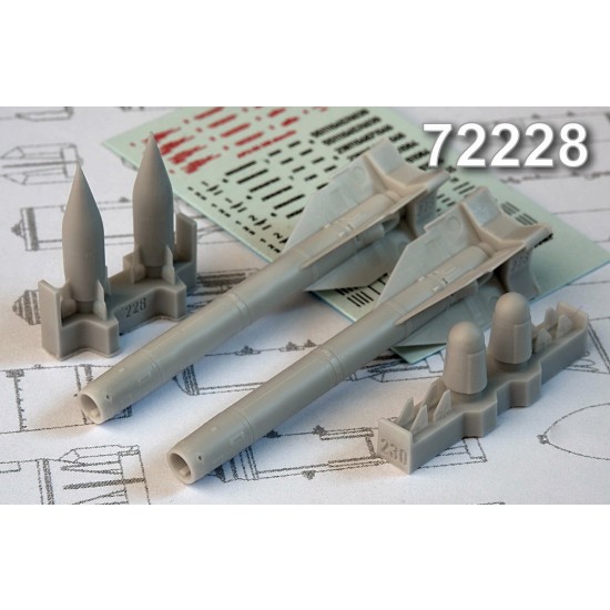 1/72 Kh-25MP Anti-Radar Missiles AS-12 "Kegler" w/Passive Radar HH Module 1VP