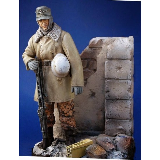 1/16 German Soldier Eastern Front (1 Figure)