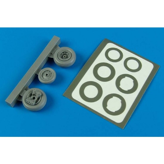 1/48 North-American T-28 Trojan Wheels & Paint Masks for Roden kits 