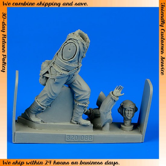 1/32 WWII R.A.F. Fighter Pilot (1 figure)