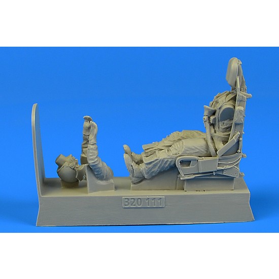 1/32 USAF F-100 Pilot with Ejection Seat for Trumpeter kits