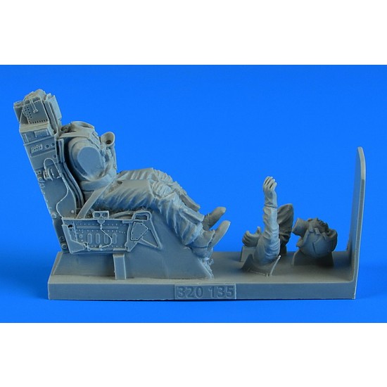 1/32 USAF Lockheed F-117A Nighthawk Pilot w/Ejection Seat for Revel/Trumpeter kits