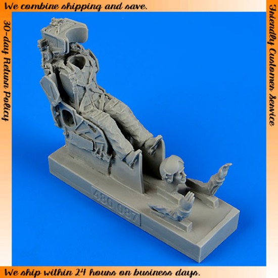 1/48 Russian Pilot with KS-4 Ejection Seat for Sukhoi Su-7/Su-9/Su-11/Su-15/Su-17.. 