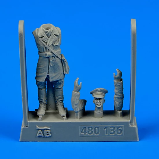 1/48 WWII Free French Fighter Normandie-Niemen Pilot 1942-1945 (1 Resin Pilot)