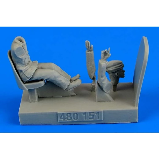 1/48 WWII RAF Driver for Bedford MWD Light Truck for Airfix kit (1 Figure)